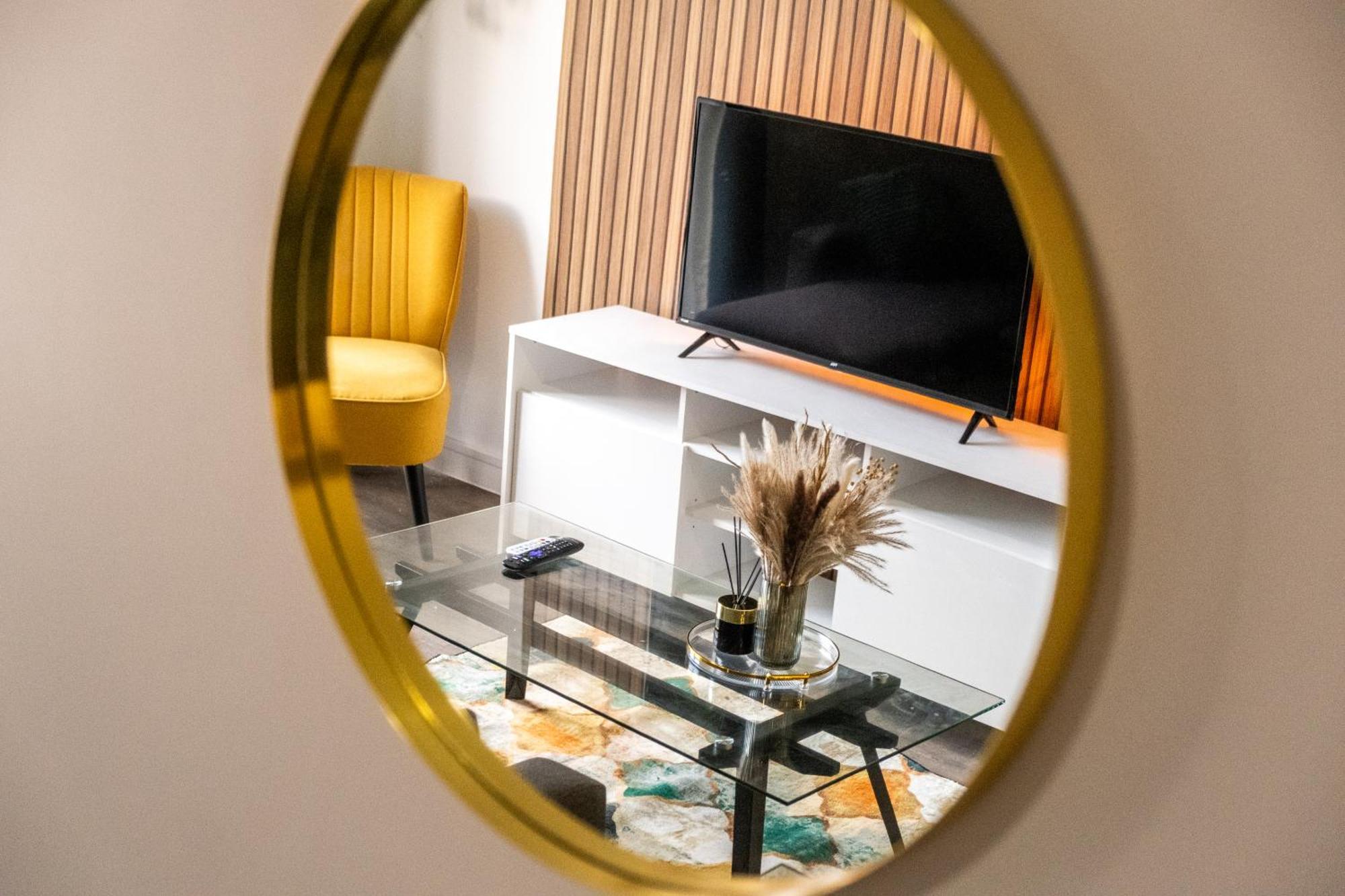 City Centre Emerald Escape - Sleeps-6, 2Beds & 2Baths , Netflix , Free Internet Birmingham Exterior foto