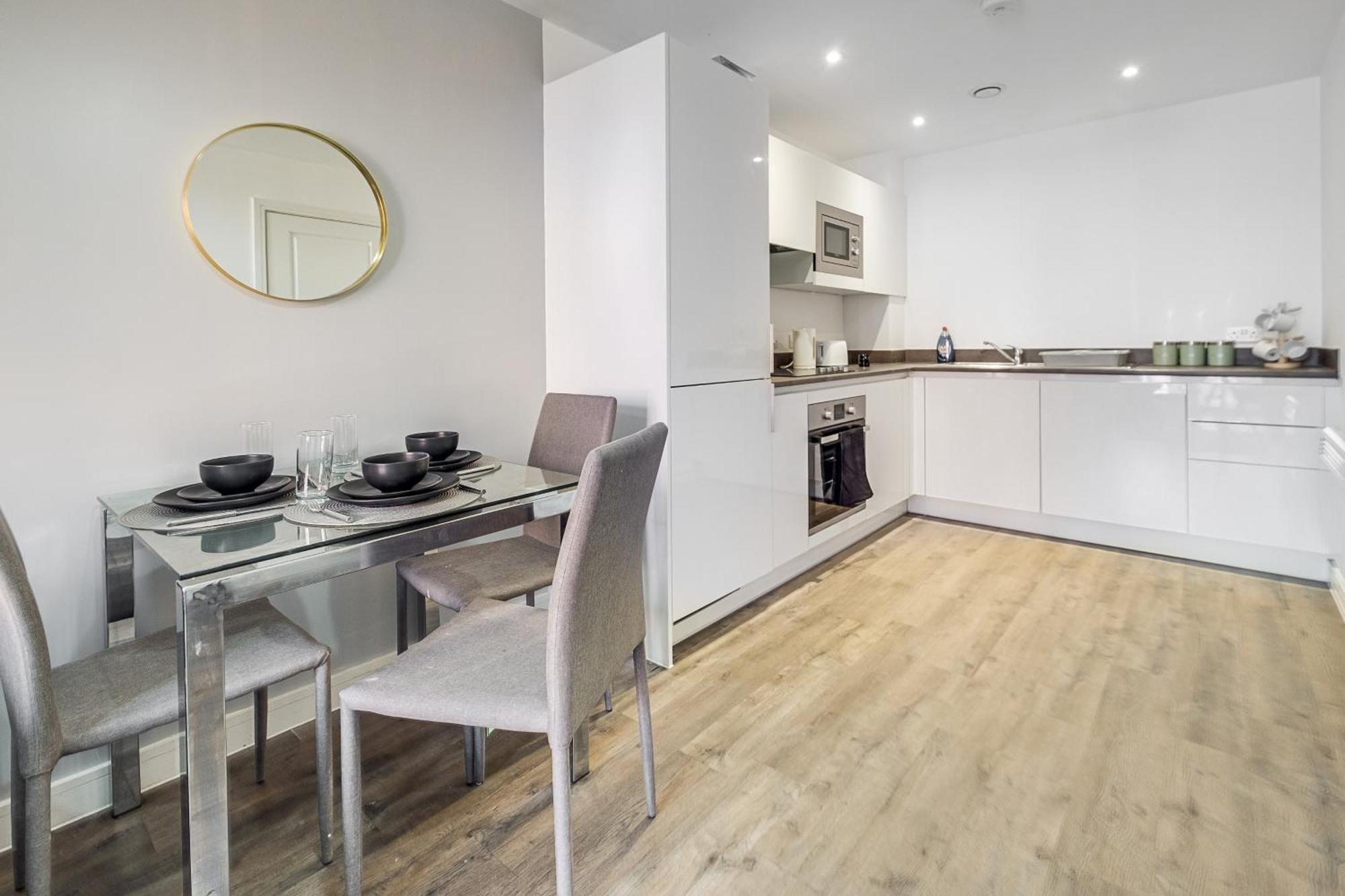 City Centre Emerald Escape - Sleeps-6, 2Beds & 2Baths , Netflix , Free Internet Birmingham Exterior foto