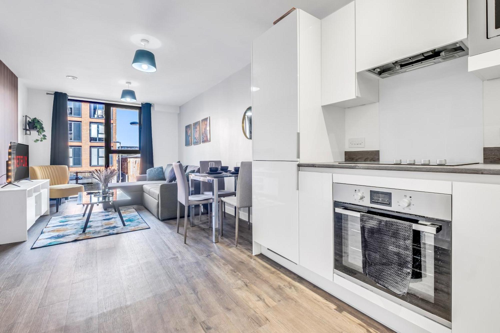 City Centre Emerald Escape - Sleeps-6, 2Beds & 2Baths , Netflix , Free Internet Birmingham Exterior foto