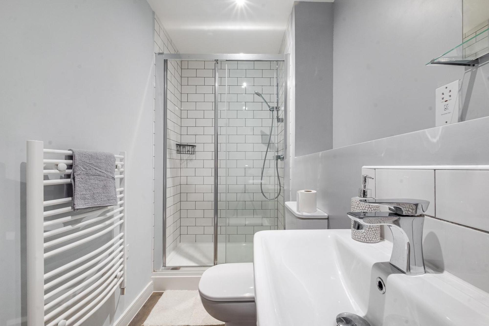 City Centre Emerald Escape - Sleeps-6, 2Beds & 2Baths , Netflix , Free Internet Birmingham Exterior foto