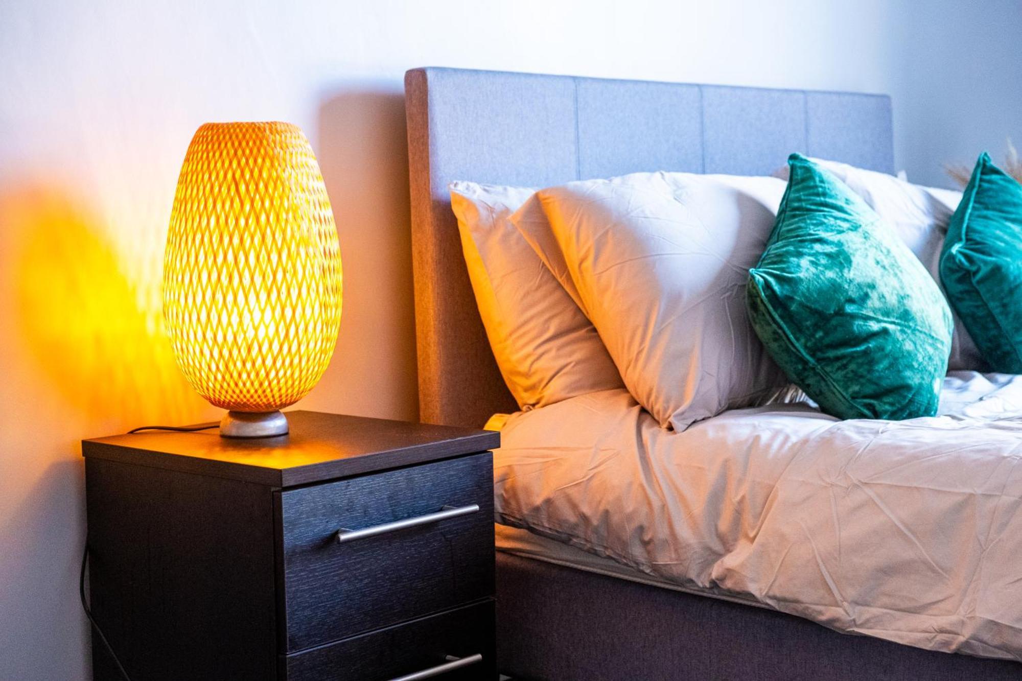 City Centre Emerald Escape - Sleeps-6, 2Beds & 2Baths , Netflix , Free Internet Birmingham Exterior foto