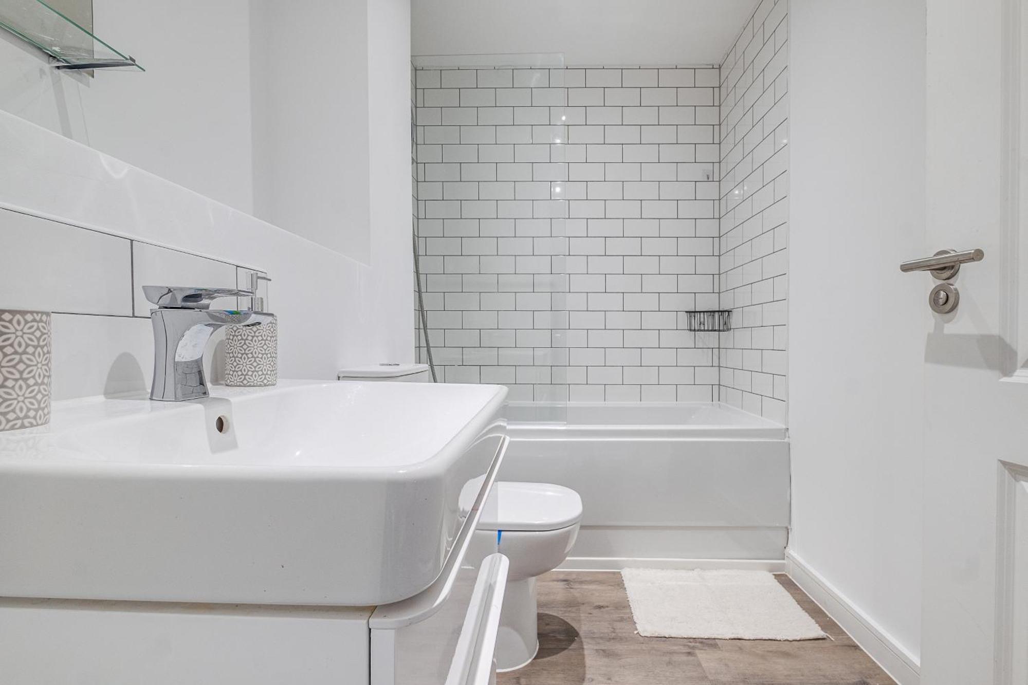 City Centre Emerald Escape - Sleeps-6, 2Beds & 2Baths , Netflix , Free Internet Birmingham Exterior foto