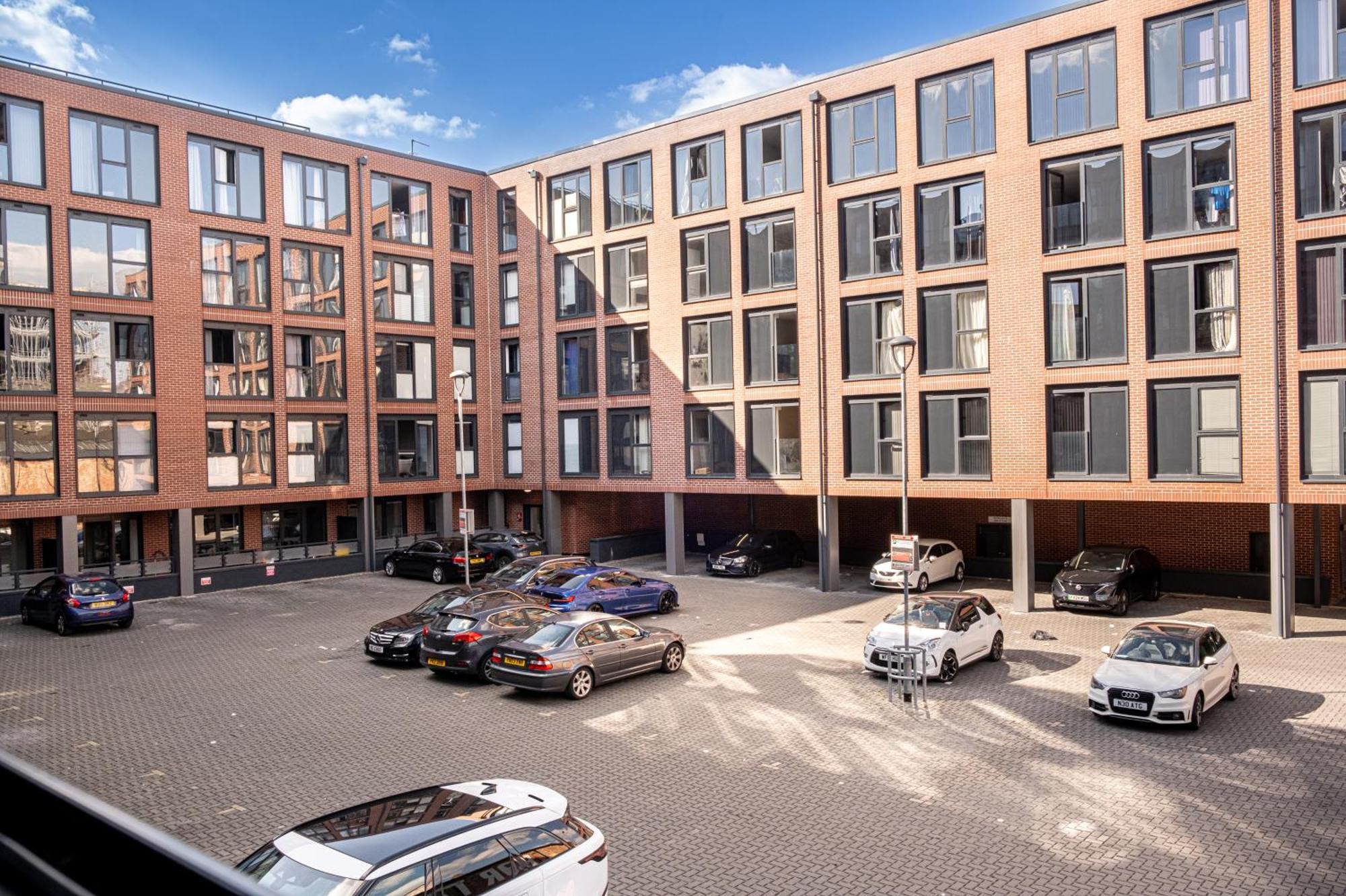 City Centre Emerald Escape - Sleeps-6, 2Beds & 2Baths , Netflix , Free Internet Birmingham Exterior foto
